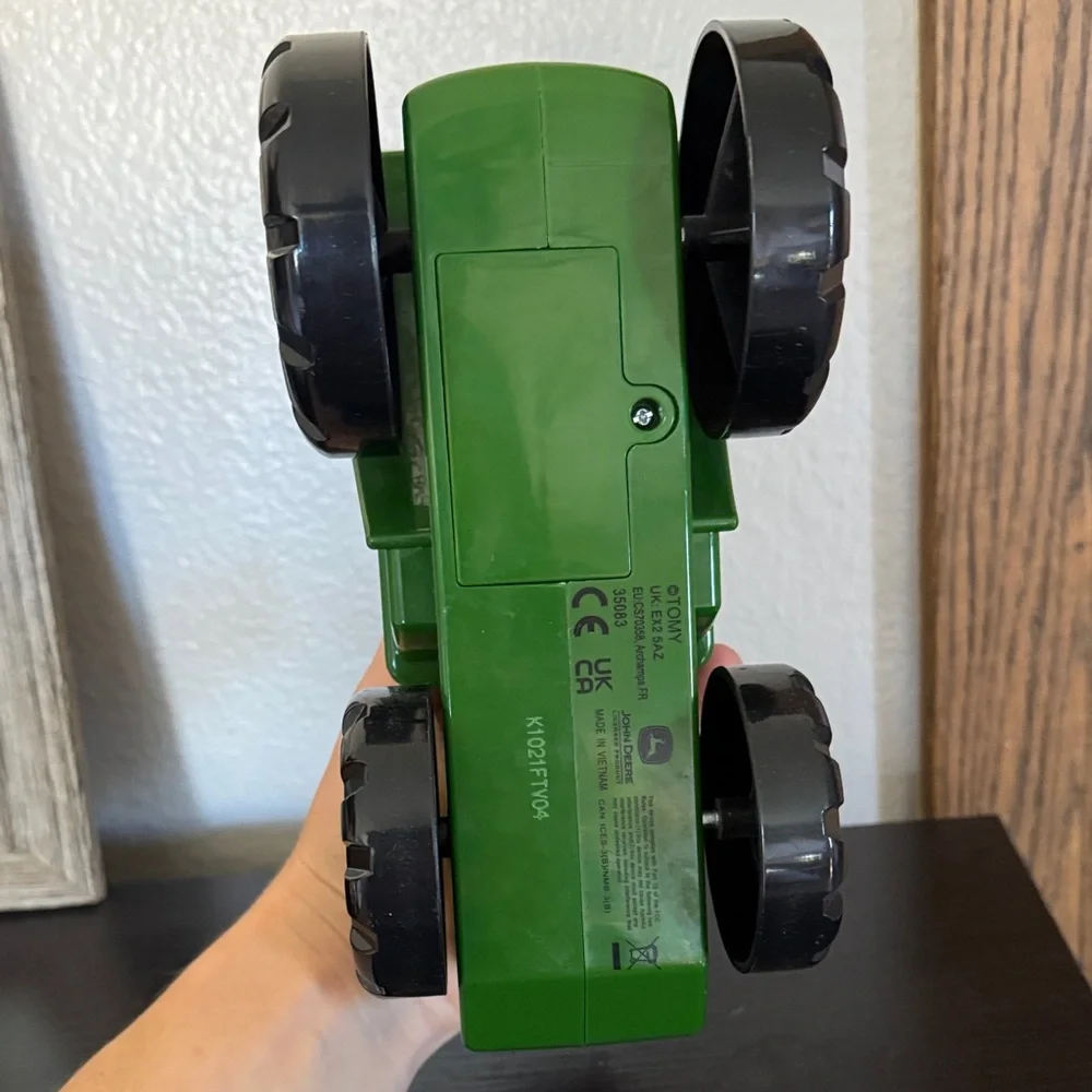 John Deere‎ Green and Black Toy Tractor Flashlight
